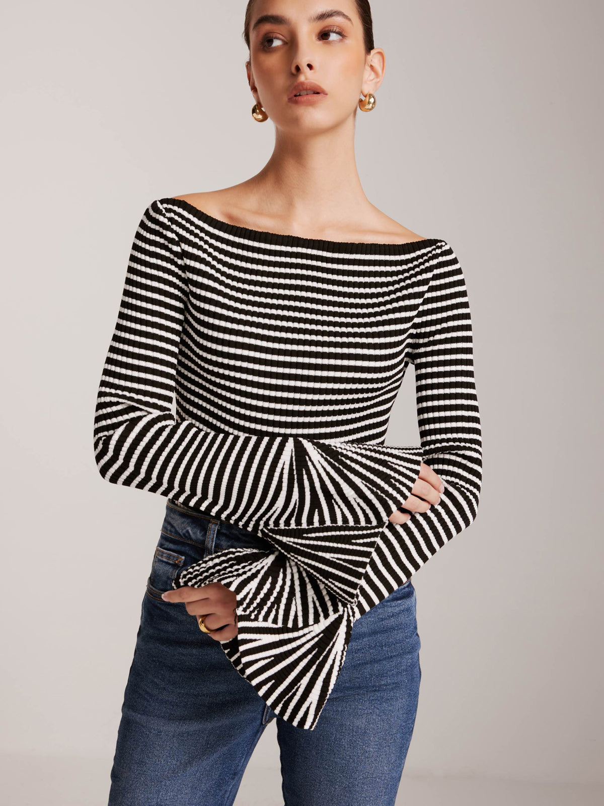 Laura | Gestreiftes Stricktop mit Rüschensleeves