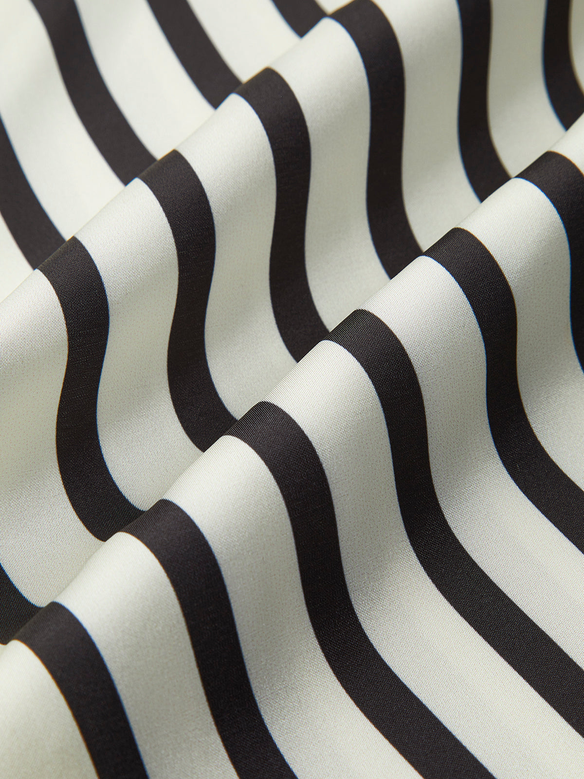 Max | Satin Gestreiftes Knopf-Hemd