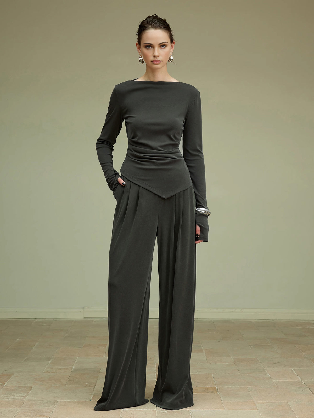 Carla | Asymmetrische Slim-Jersey-Bluse