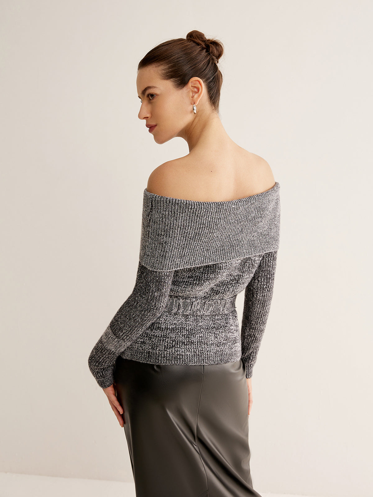 Clara | Off-Shoulder Pullover mit Gürtel