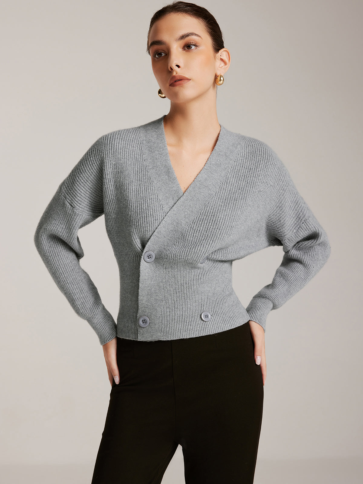 Komfortable Eleganz | Criss Cross Knopf Pulli