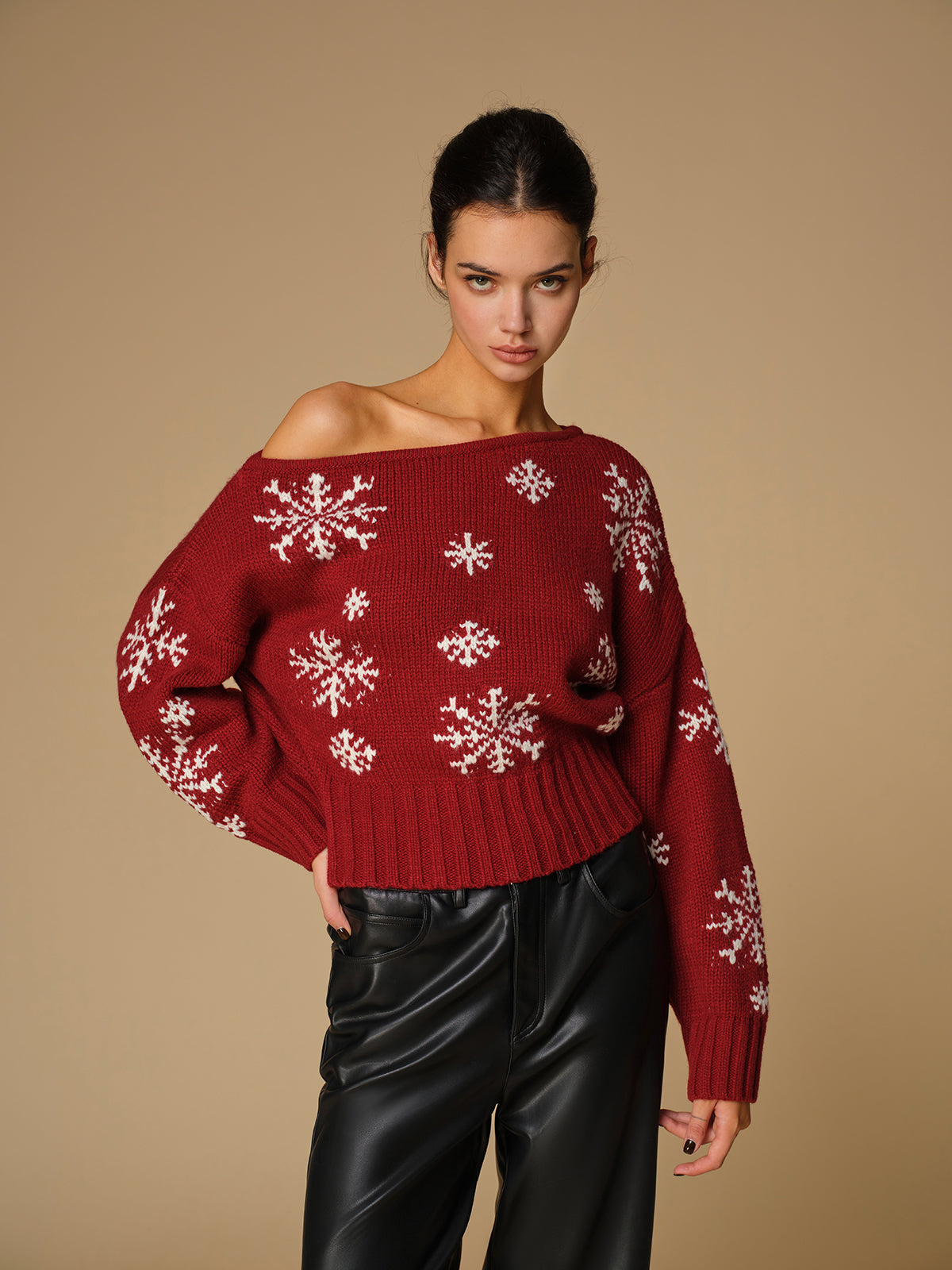 Emilia | Asymmetrisches Stricktop mit Schnee-Flocken-Muster