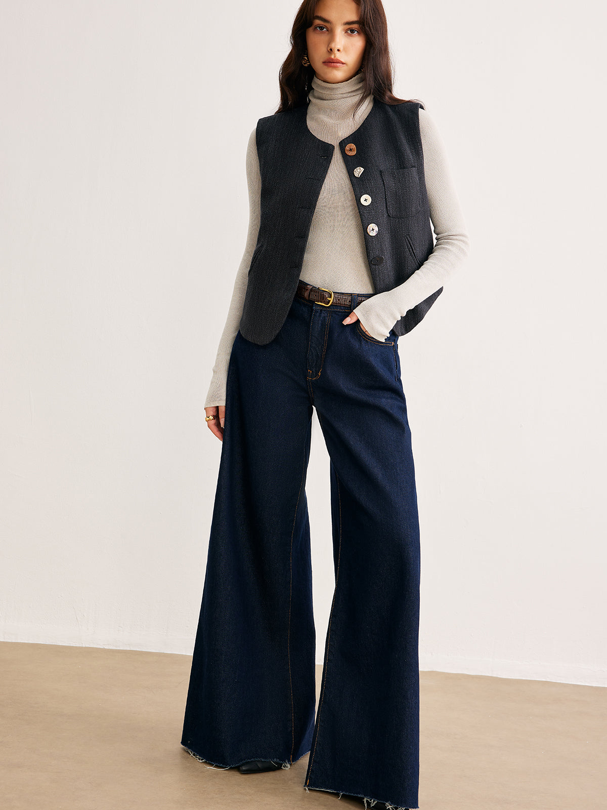 Clara | Geometrische Knopfweste