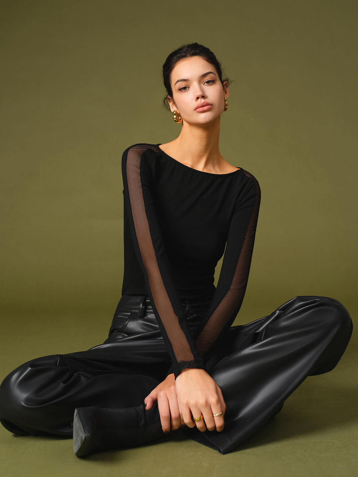 Laura | Minimalistische Bluse mit transparenten Ärmeln