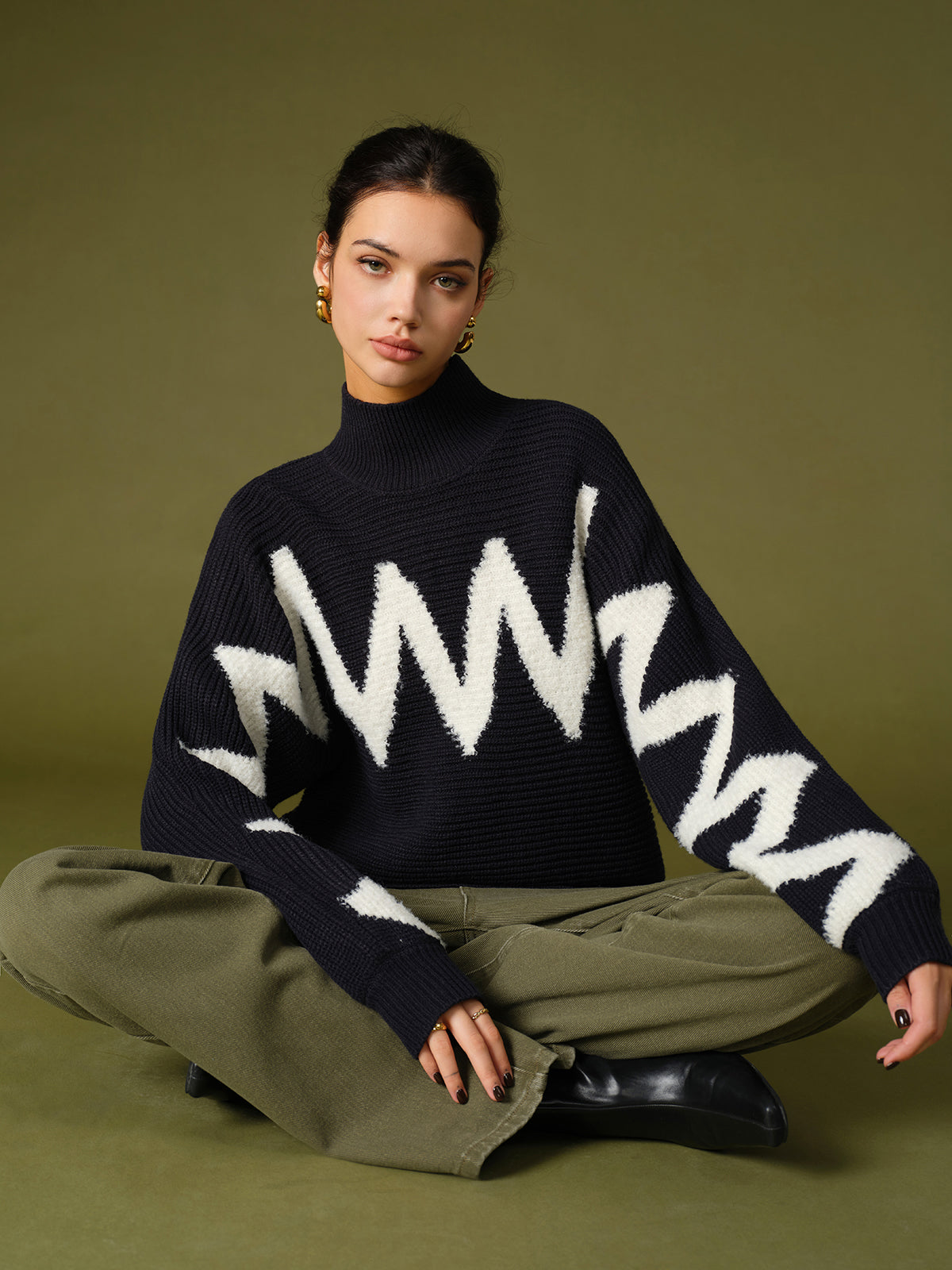 Max | Modischer Mock Neck Pullover mit Kontrastbindung