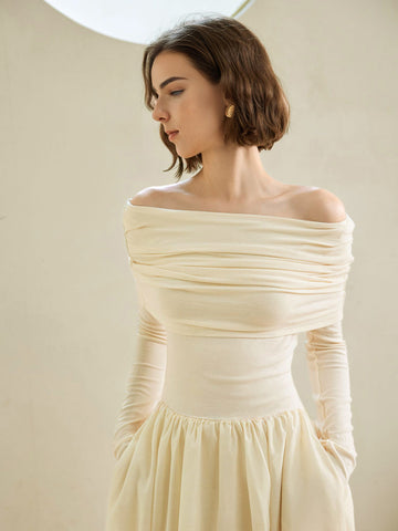 Annika | Off-Shoulder Faltenrock-Strickkleid
