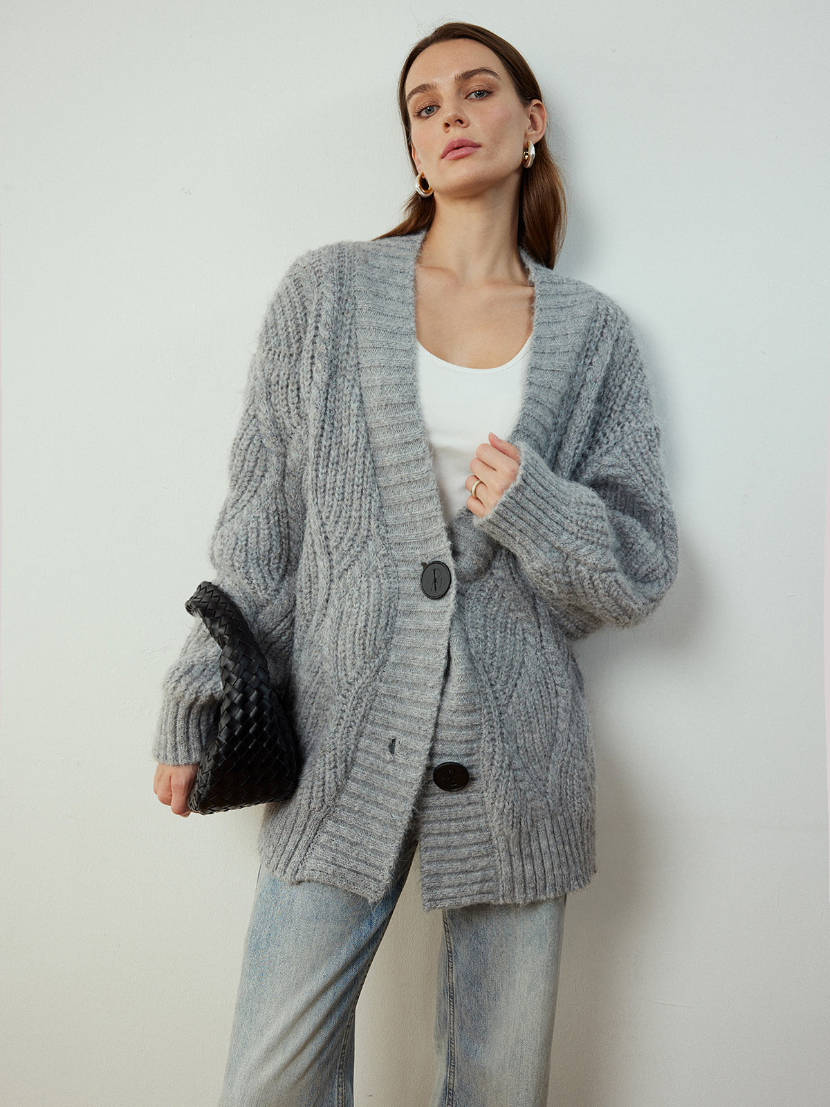 Emilia | Elegante Strickjacke mit Zopfmuster