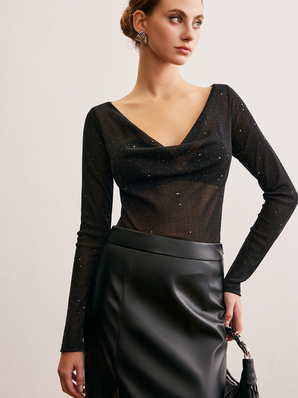 Lisa | Glitzernde Bluse mit Cowl Neck