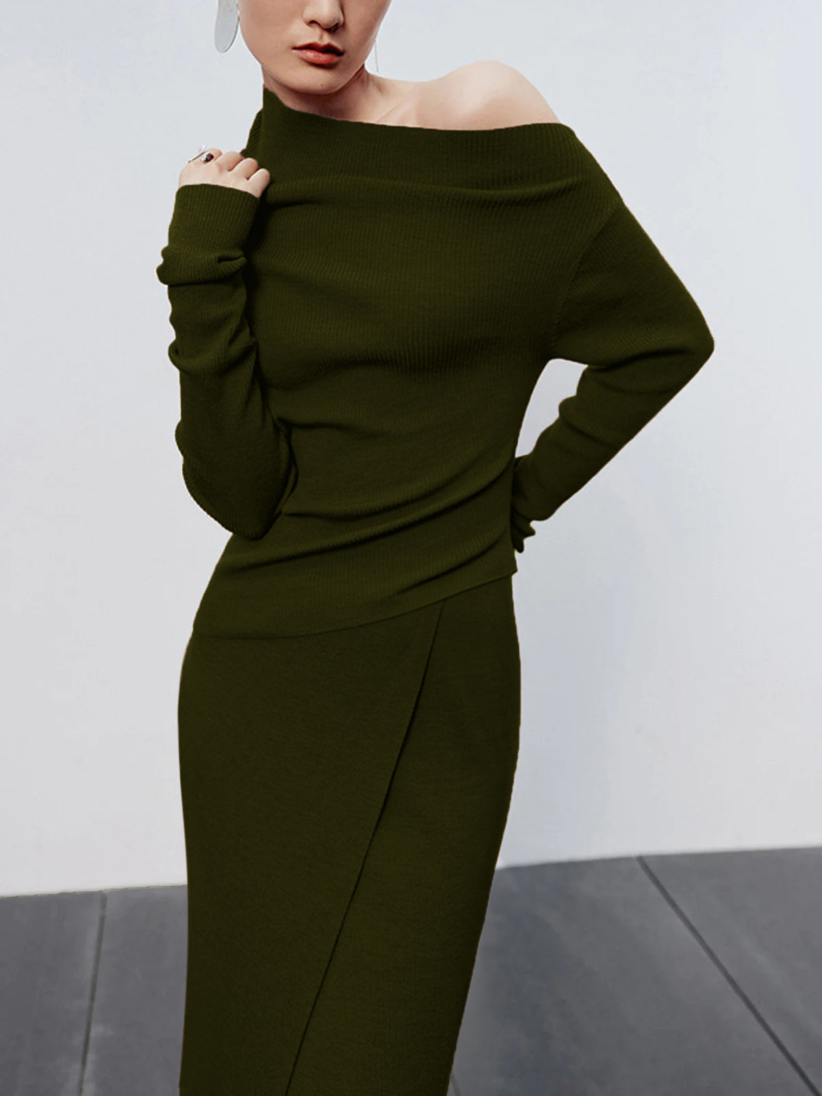 Clara | Asymmetrisches Karamell-Strick-Top mit langen Ärmeln