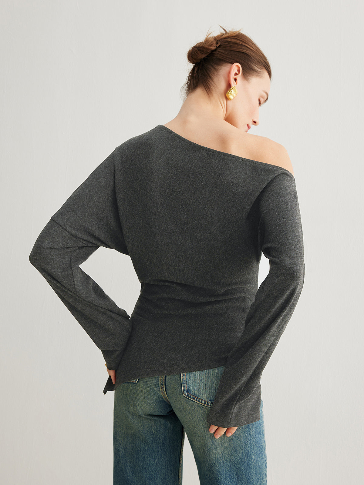Clara | Asymmetrisches Oberteil mit elegantem Schlitzschnitt