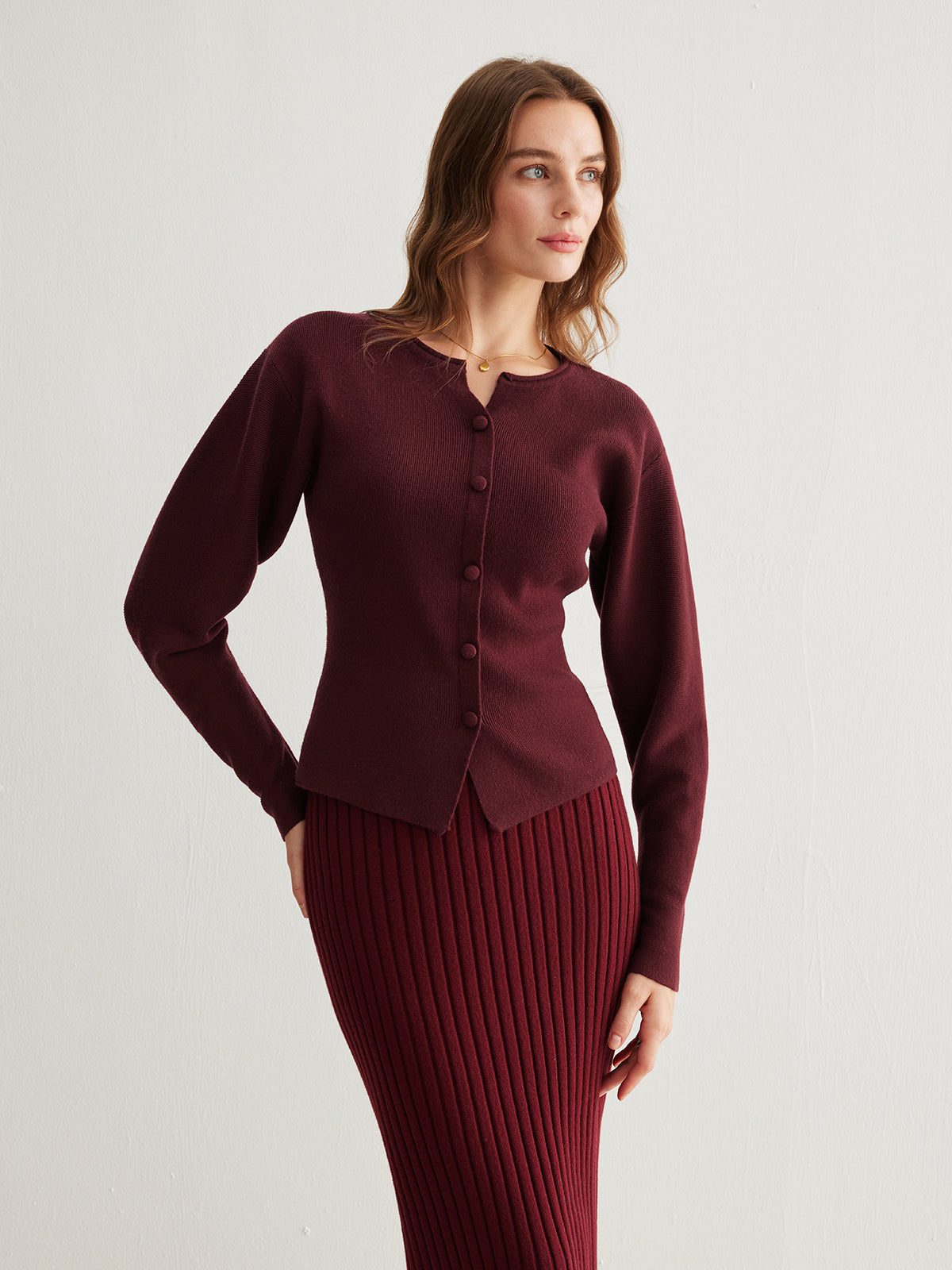 Samira | Eleganter Schlitzpullover mit Knöpfen