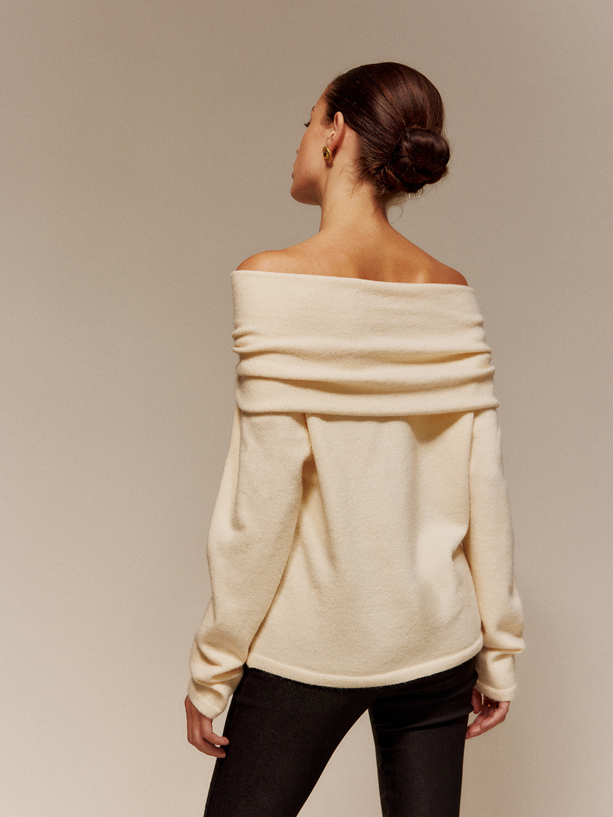 Sofia | Eleganter Off-Shoulder Pullover aus Samt