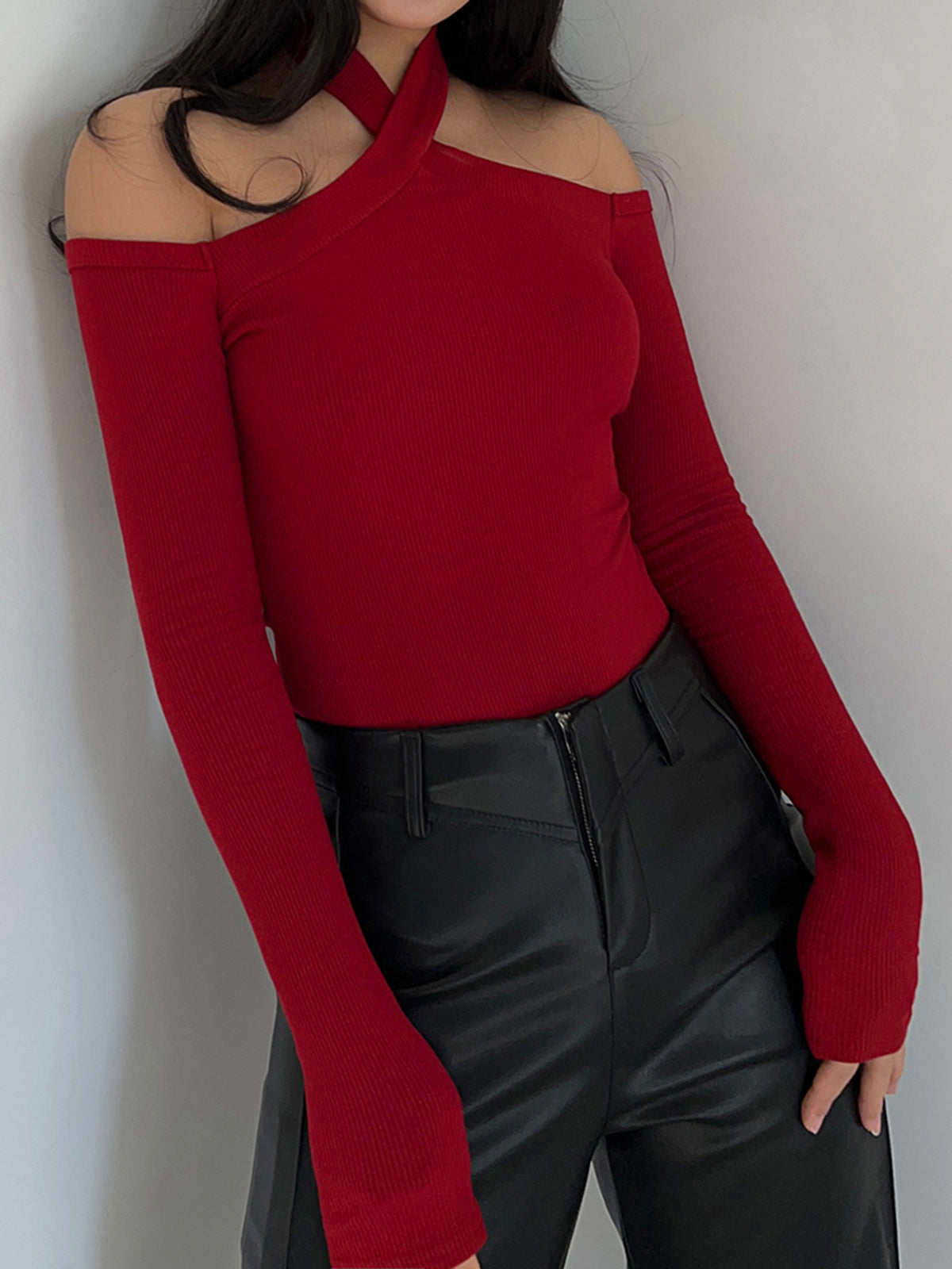 Clara | Elegantes Rippendesign mit Cold-Shoulder