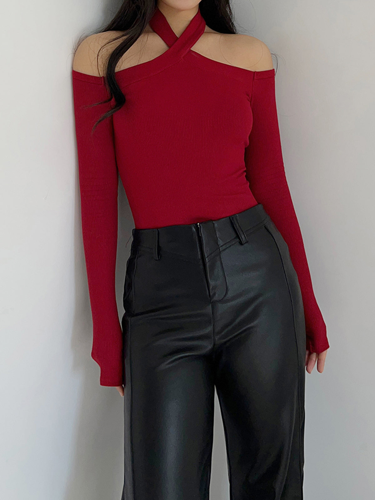 Clara | Elegantes Rippendesign mit Cold-Shoulder