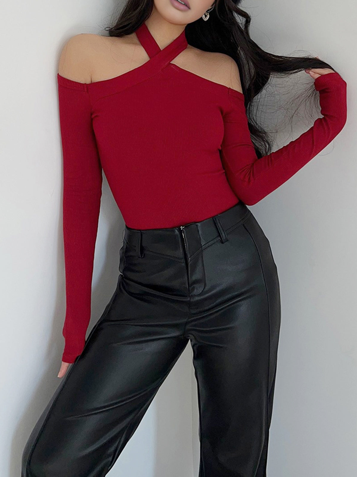 Clara | Elegantes Rippendesign mit Cold-Shoulder