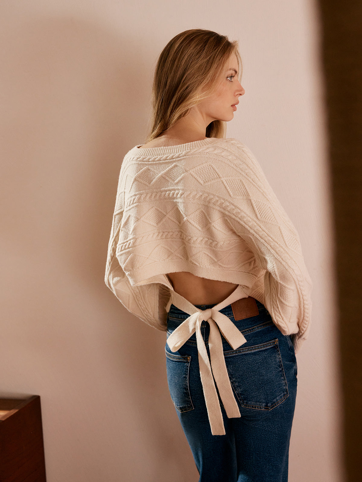 Mia | Kabelstrick-Pullover mit Schleifen-Details
