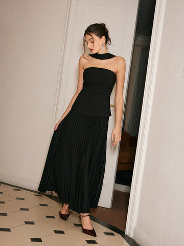 Clara | Elegantes Faltenkleid mit Choker-Ausschnitt