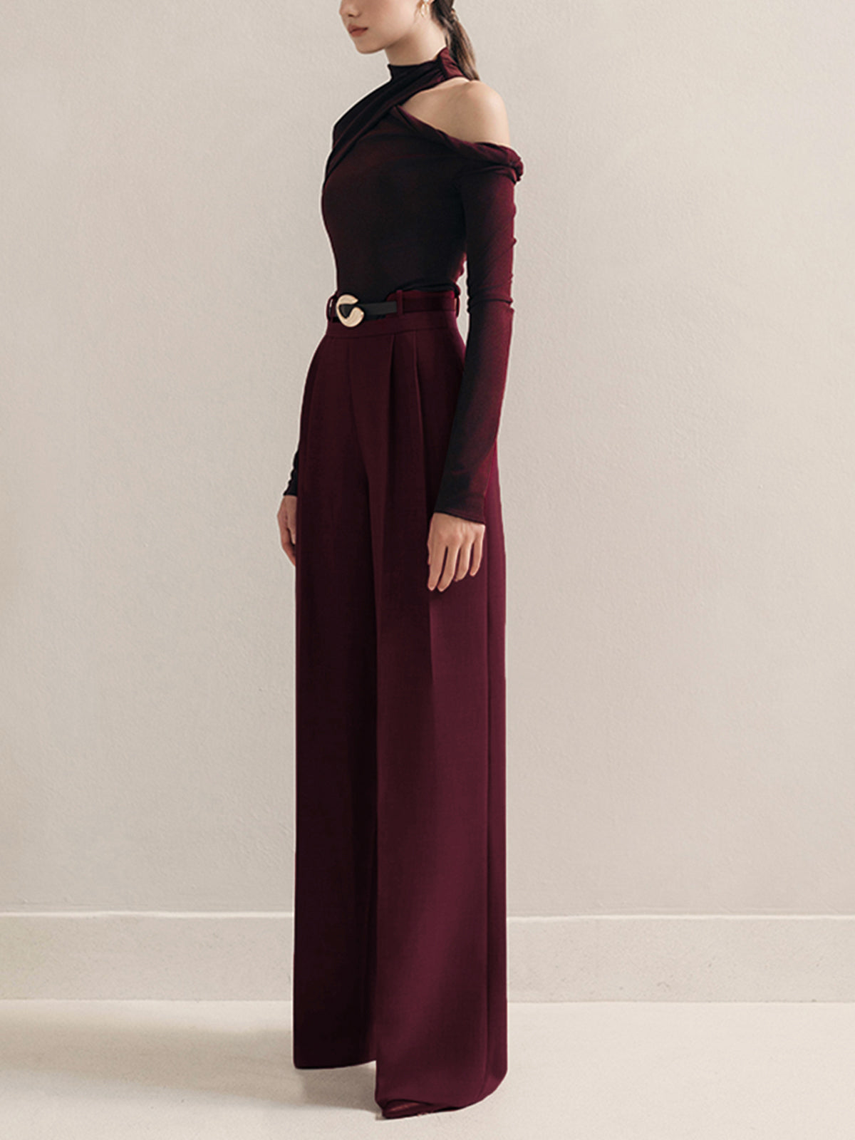 Lena | Elegantes Cold-Shoulder Twist T-Shirt