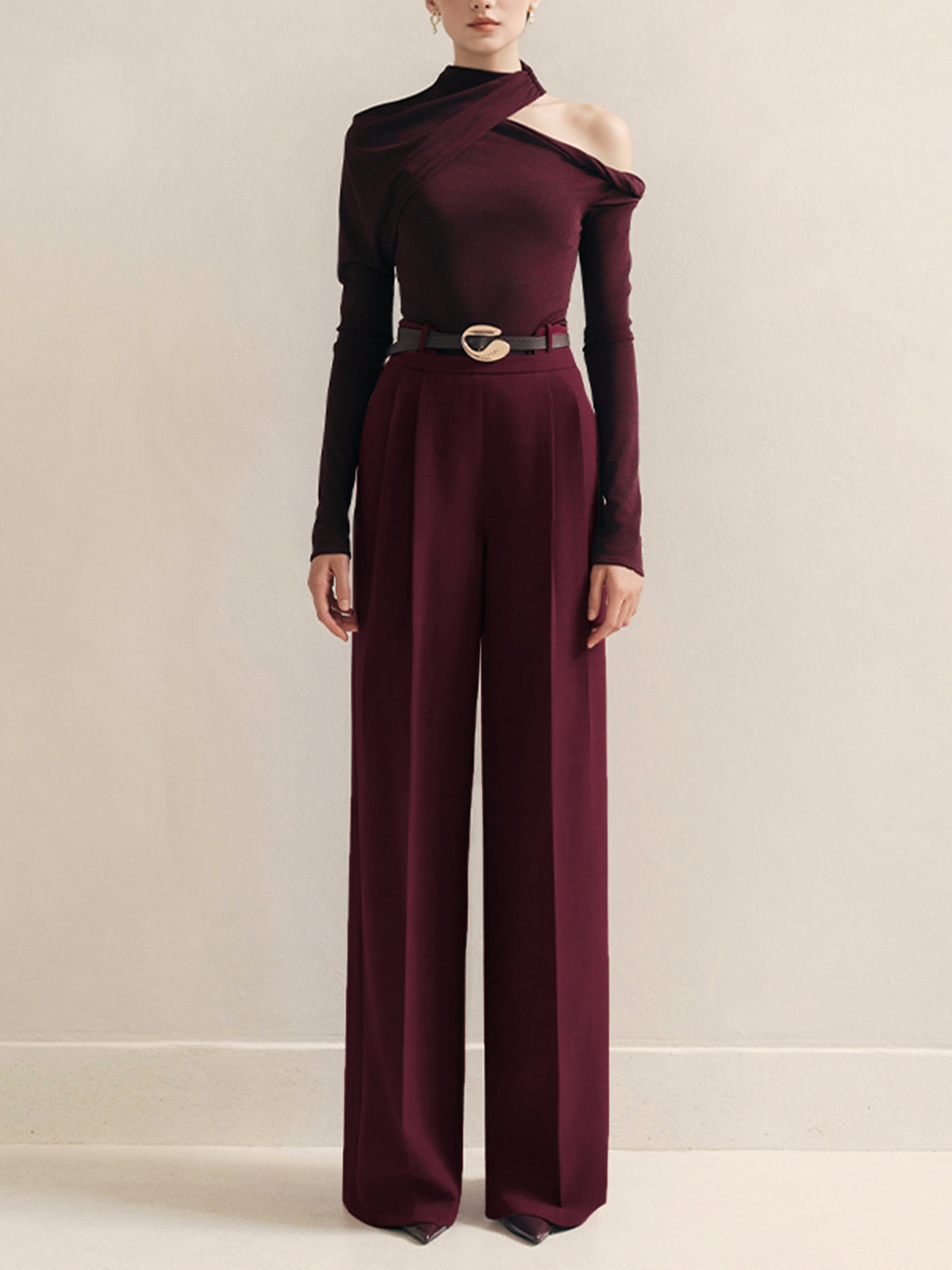 Lena | Elegantes Cold-Shoulder Twist T-Shirt