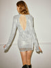 Clara | Glitzerndes rückenfreies Kleid mit Schlitz