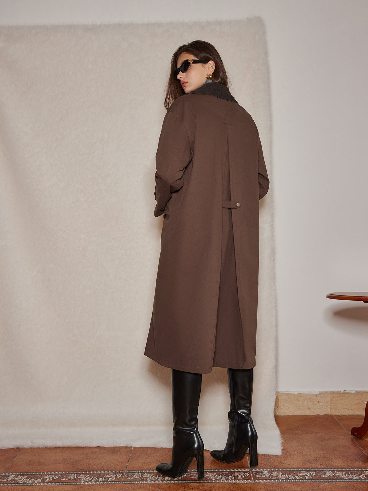 Clara | Eleganter Trenchcoat mit Kontrastkragen