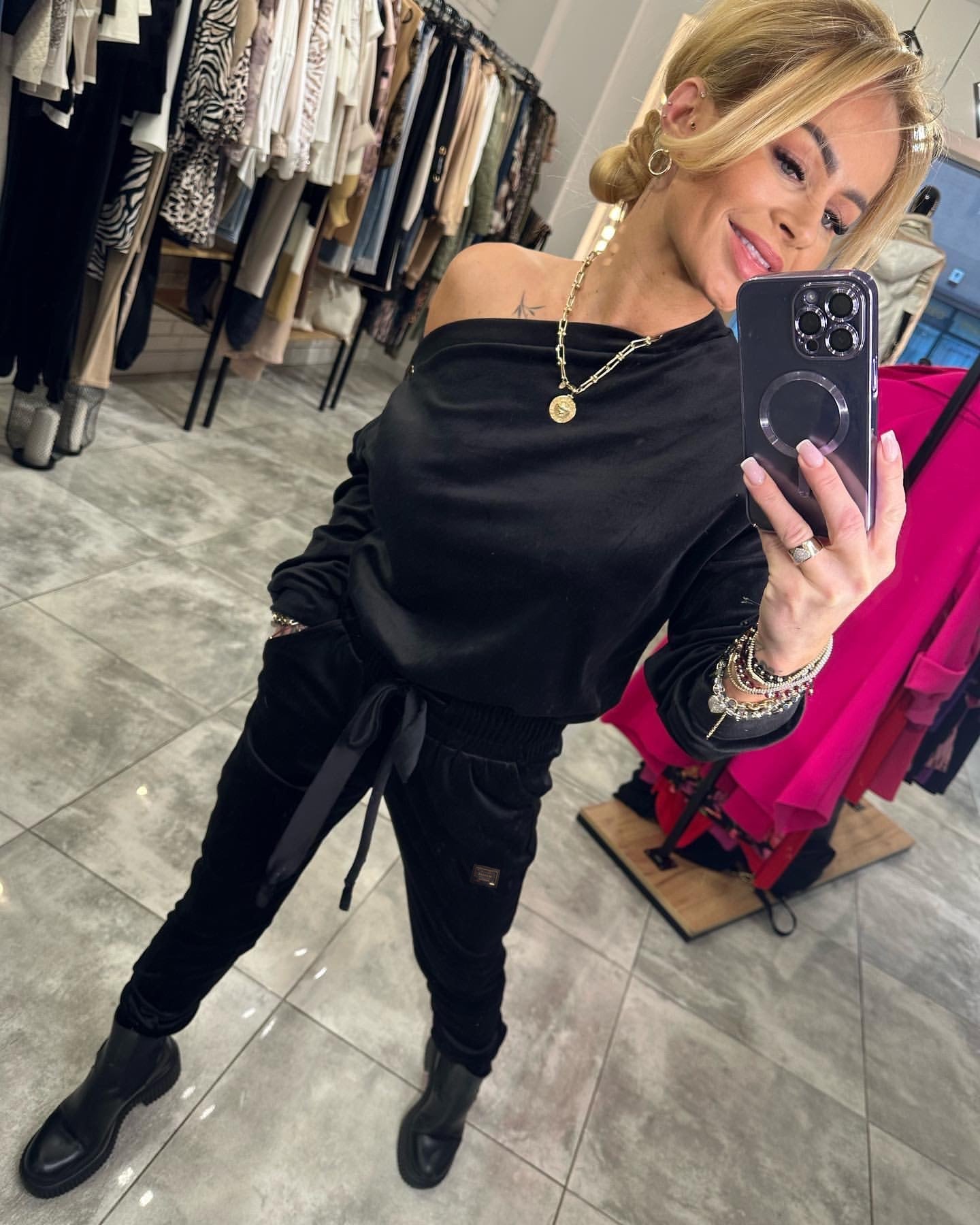 Amora | Stylische Latzhose für Damen – Komfort trifft Individualität