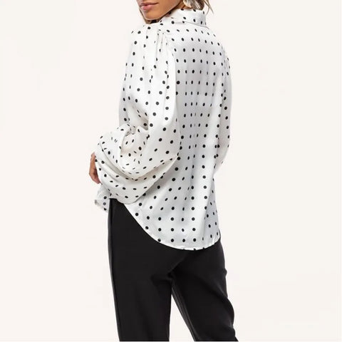 ALINA | Elegante Polka-Dot Bluse – Der perfekte Mix aus Stil und Komfort!
