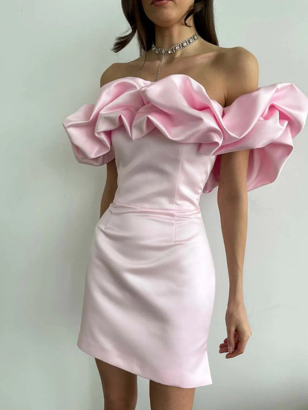 Ken | Satin Kleid mit Off-Shoulder und Volants