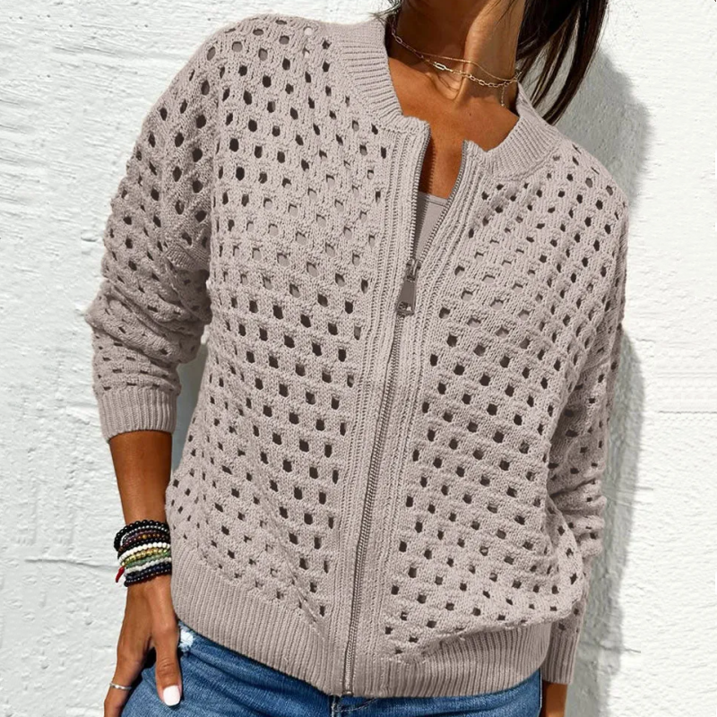 Jackie | Strickjacke für Damen mit Reißverschluss und Ausschnitten