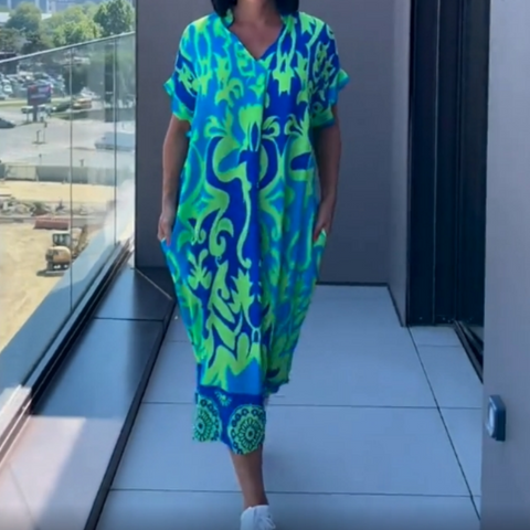 Phoenix | Lässiges, elegantes, bedrucktes Kleid mit V-Ausschnitt für Damen