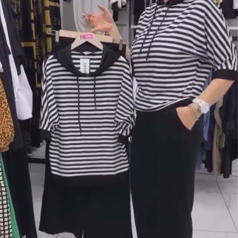 Kierra | Damen-Set aus gestreiftem Oberteil und einfarbiger Hose