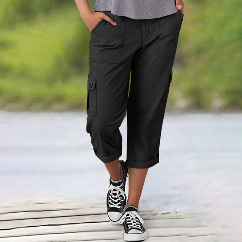 Sue | Capri Cargohose mit Taille und Falten unten und mehreren Taschen