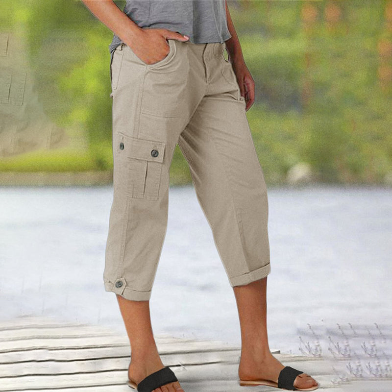 Sue | Capri Cargohose mit Taille und Falten unten und mehreren Taschen