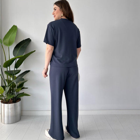Rose | Lässiges Set aus Oberteil mit Rundhalsausschnitt und Hose mit Kordelzug